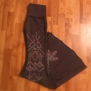Teeki bell bottom leggings